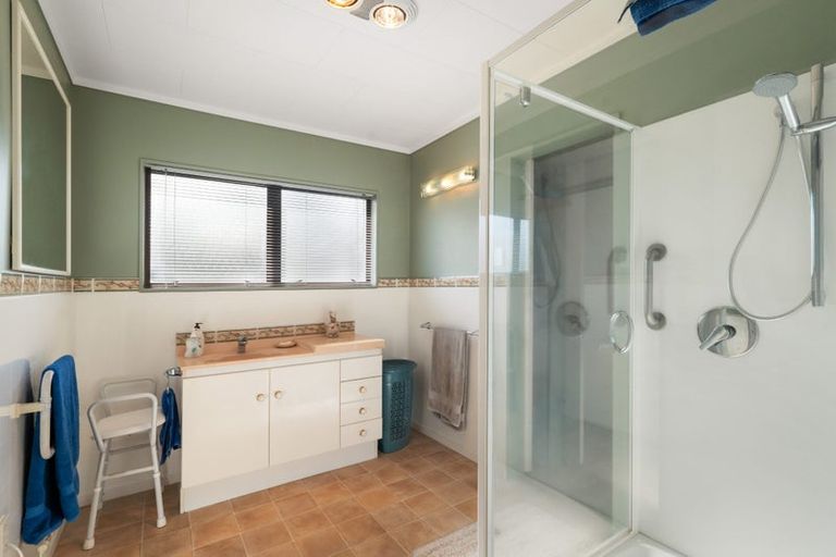 Photo of property in 16 Pohutukawa Drive, Athenree, Katikati, 3177