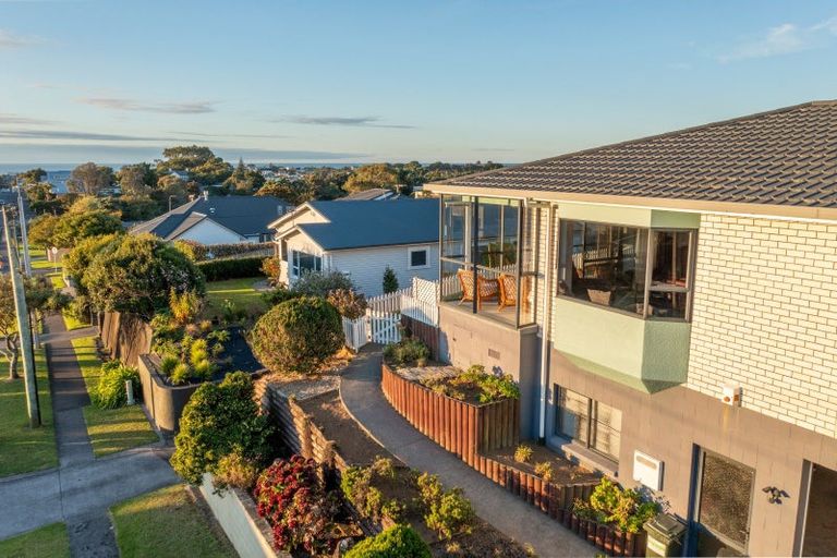 Photo of property in 47 Paynters Avenue, Strandon, New Plymouth, 4312