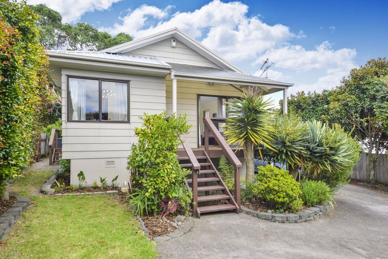 Photo of property in 8a Croydon Road, New Lynn, Auckland, 0600