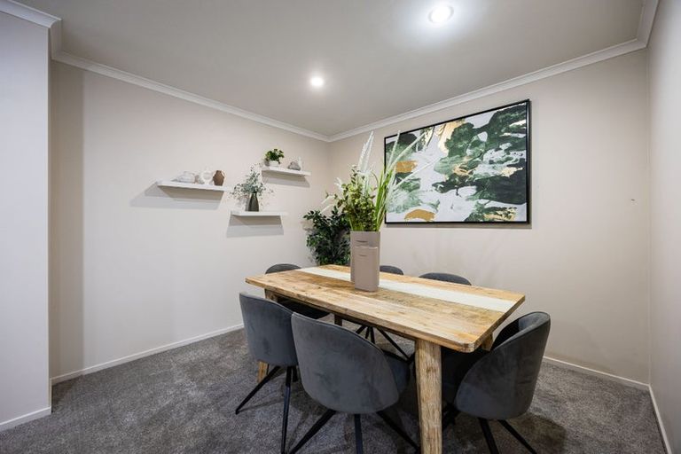 Photo of property in 27 Mckinley Road, Sunnyvale, Auckland, 0612