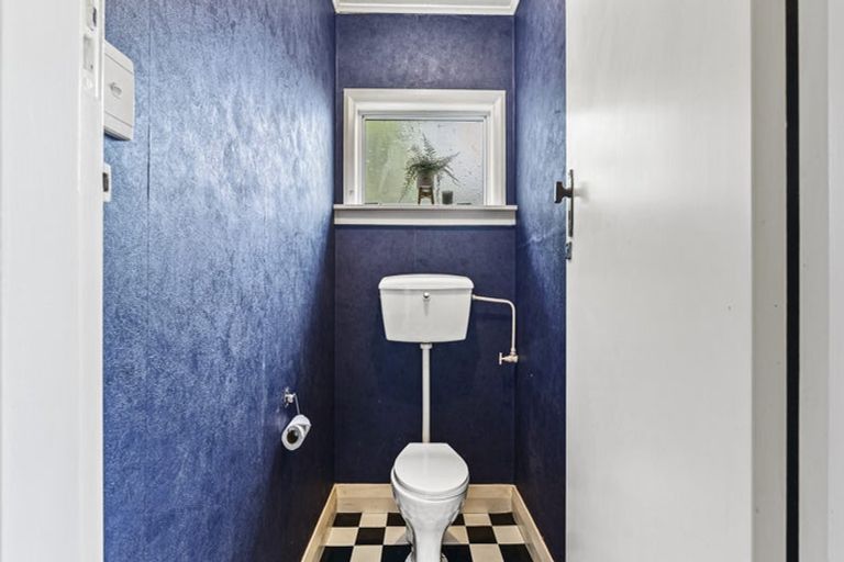 Photo of property in 60 Wallath Road, Westown, New Plymouth, 4310