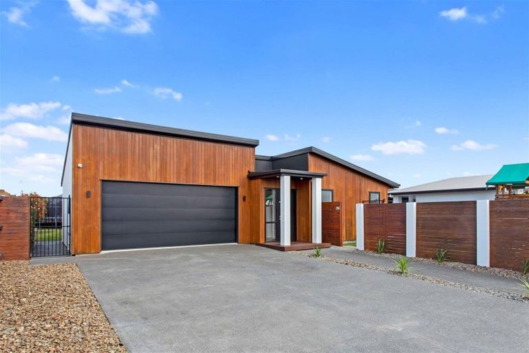 Photo of property in 28 Wakeman Way, Kaiapoi, 7630