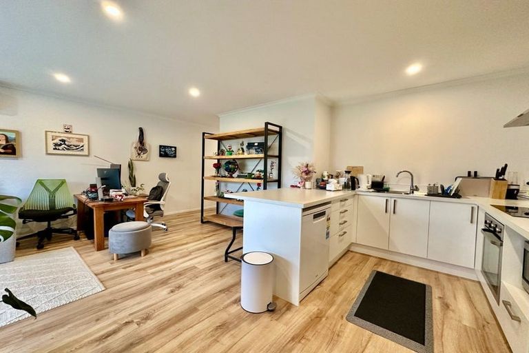 Photo of property in 6/73 Hobsonville Point Road, Hobsonville, Auckland, 0616