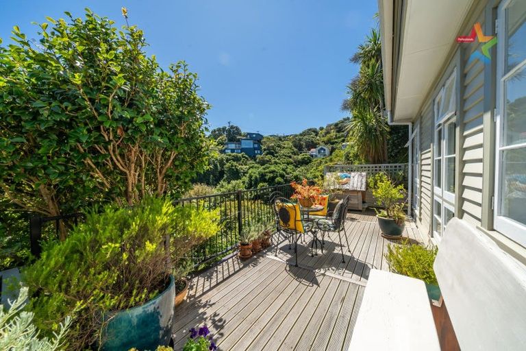 Photo of property in 30 Korokoro Road, Korokoro, Lower Hutt, 5012
