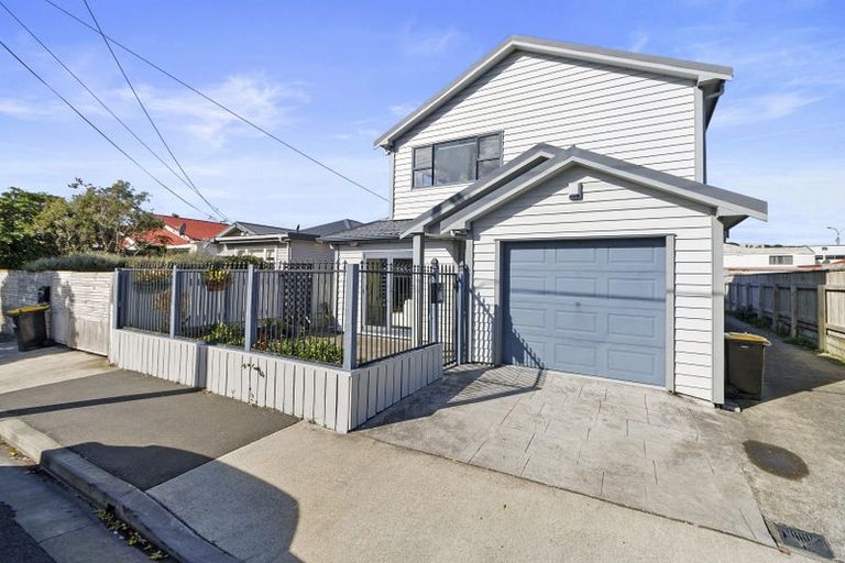 Photo of property in 12 Kauri Street, Miramar, Wellington, 6022