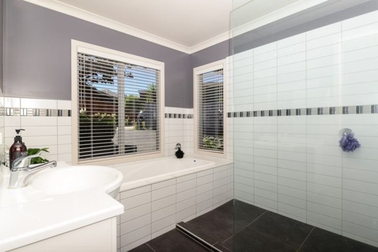 Photo of property in 62d Rototuna Road, Rototuna, Hamilton, 3210