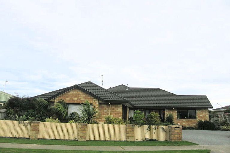 Photo of property in 22 Beach Haven Place, Paraparaumu Beach, Paraparaumu, 5032