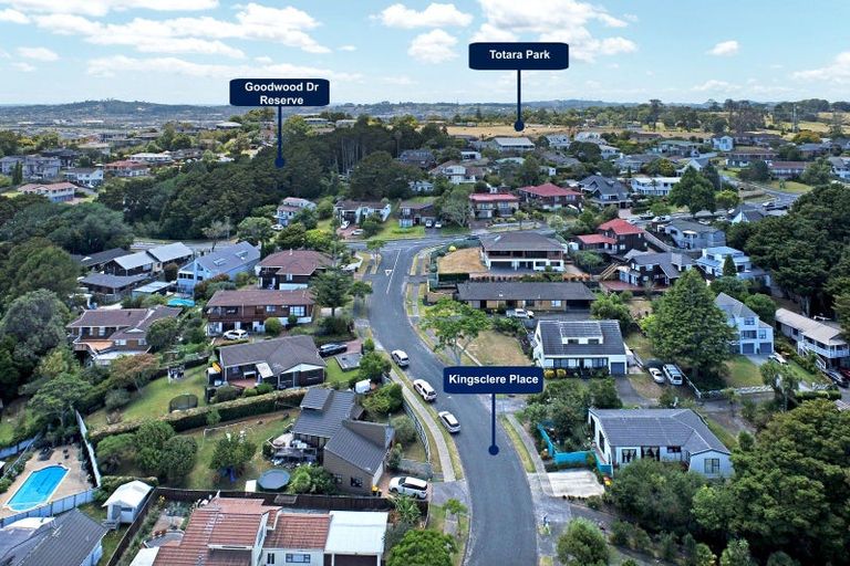 Photo of property in 26 Kingsclere Place, Goodwood Heights, Auckland, 2105