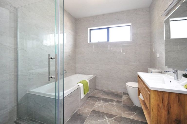 Photo of property in 93 Nobilo Road, Kumeu, 0810