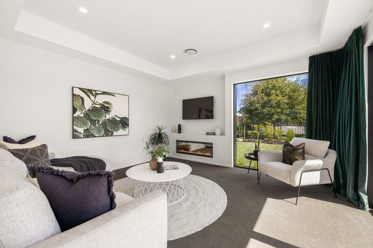 Photo of property in 8 Kirkland Crescent, Harewood, Christchurch, 8051