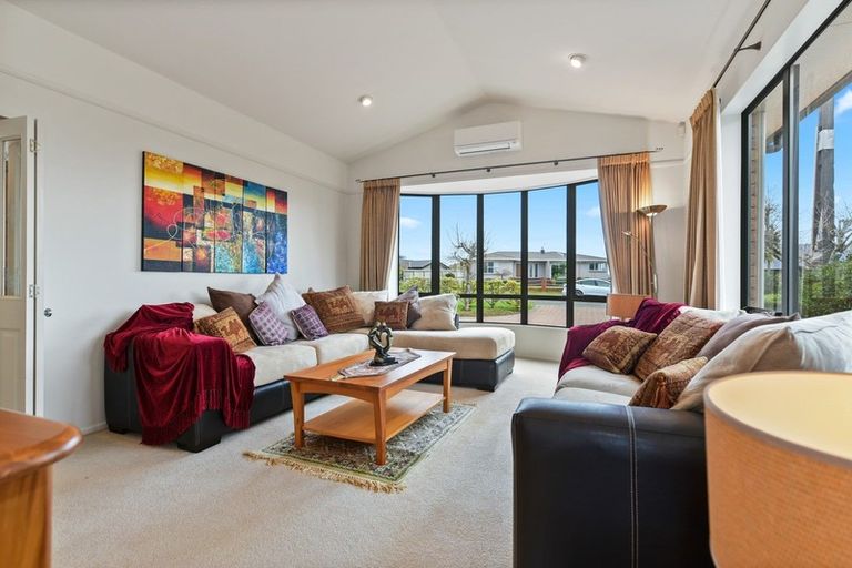 Photo of property in 74 Rototuna Road, Rototuna, Hamilton, 3210