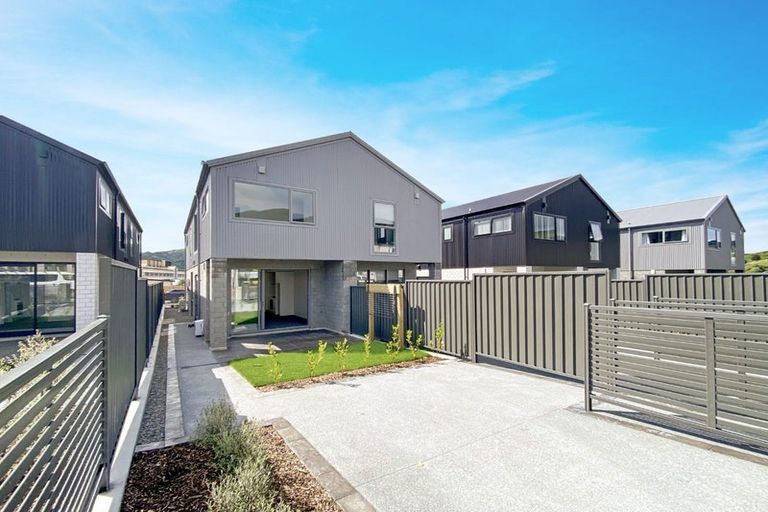 Photo of property in 5 Tokitoki Way, Kenepuru, Porirua, 5022