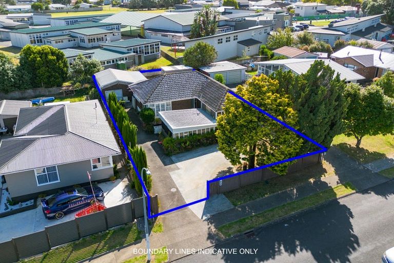 Photo of property in 22 Woburn Street, Mangere East, Auckland, 2024