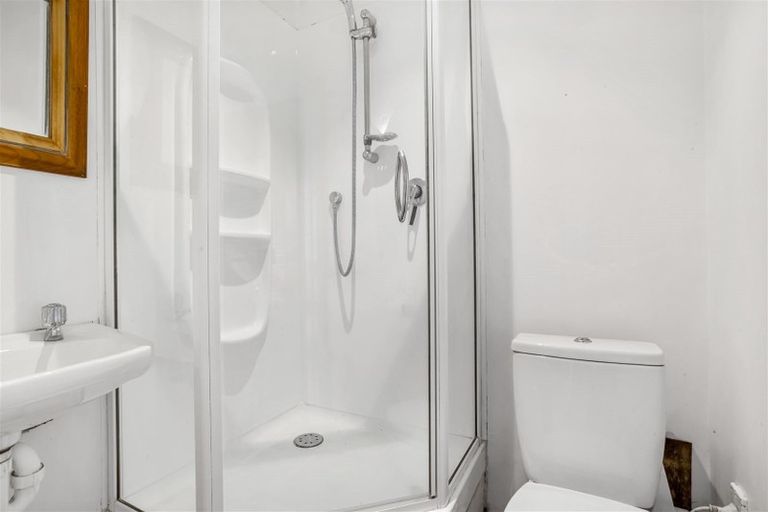 Photo of property in 18 Kearney Place, Massey, Auckland, 0614