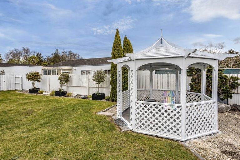 Photo of property in 8 Doggett Place, Rangiora, 7400