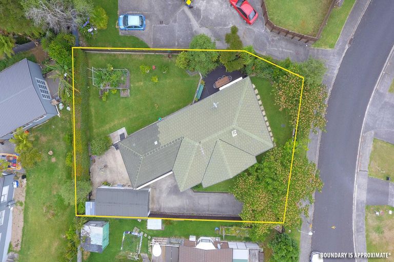 Photo of property in 5 John Webster Place, Glen Eden, Auckland, 0602