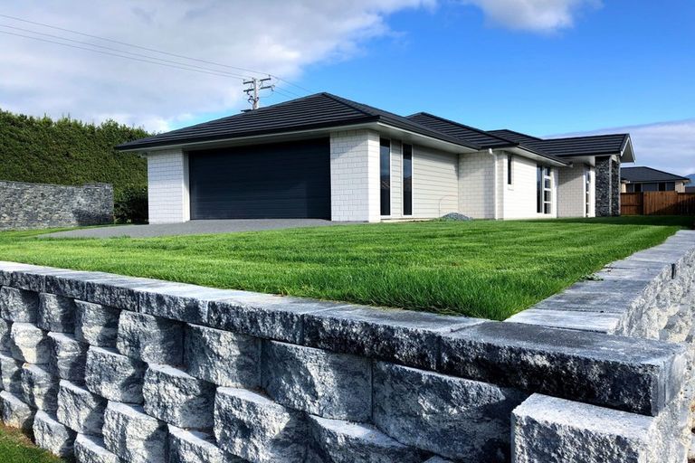 Photo of property in 1 Layla Place, Katikati, 3178