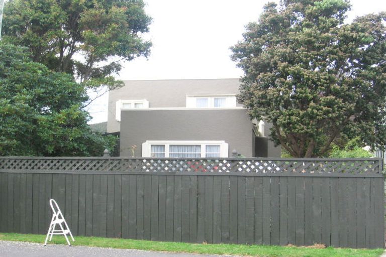 Photo of property in 18 Junction Street, Fairfield, Lower Hutt, 5011