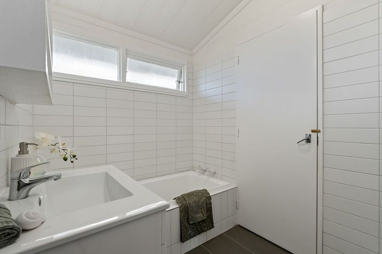 Photo of property in 42 Halifax Street, Kingston, Wellington, 6021