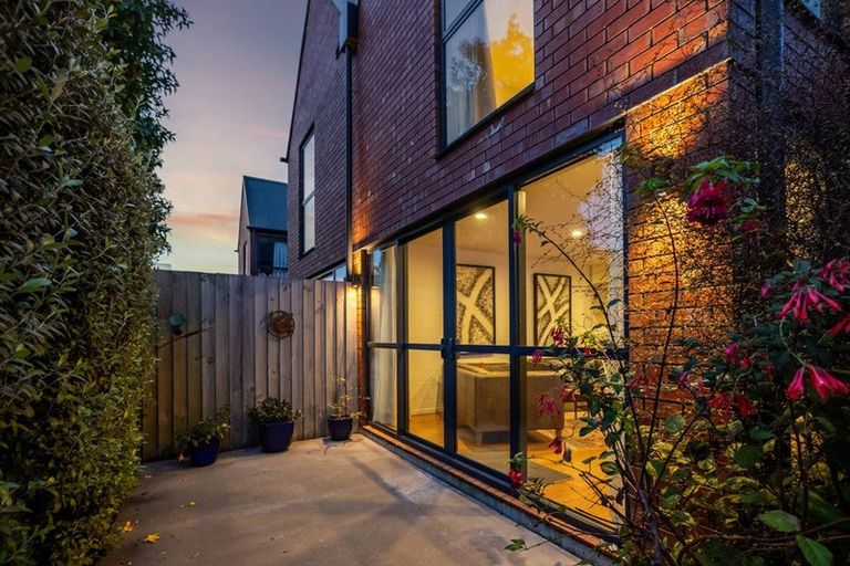 Photo of property in 4/187 Kilmore Street, Christchurch Central, Christchurch, 8013