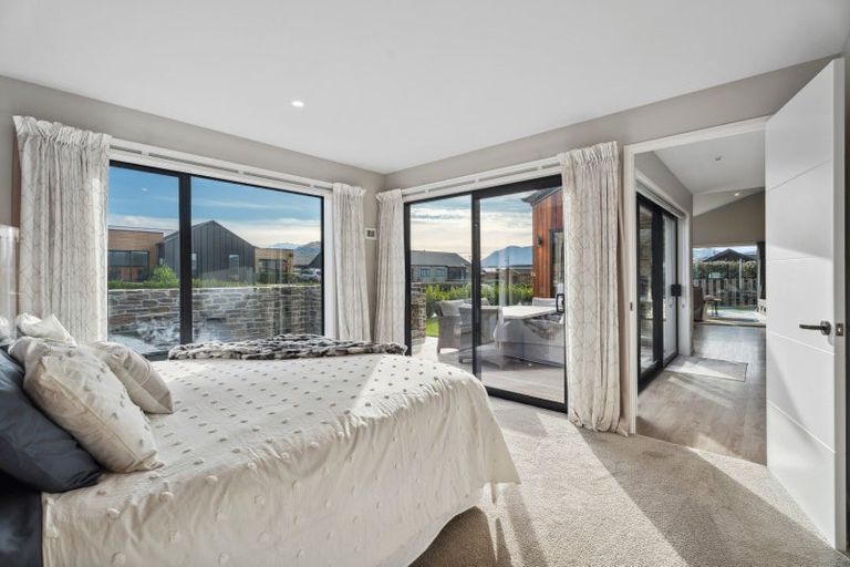 Photo of property in 32 Mount Nicholas Avenue, Wanaka, 9305