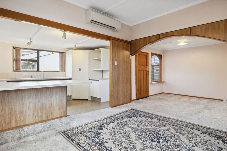 Photo of property in 60 Royal Crescent, Saint Kilda, Dunedin, 9012