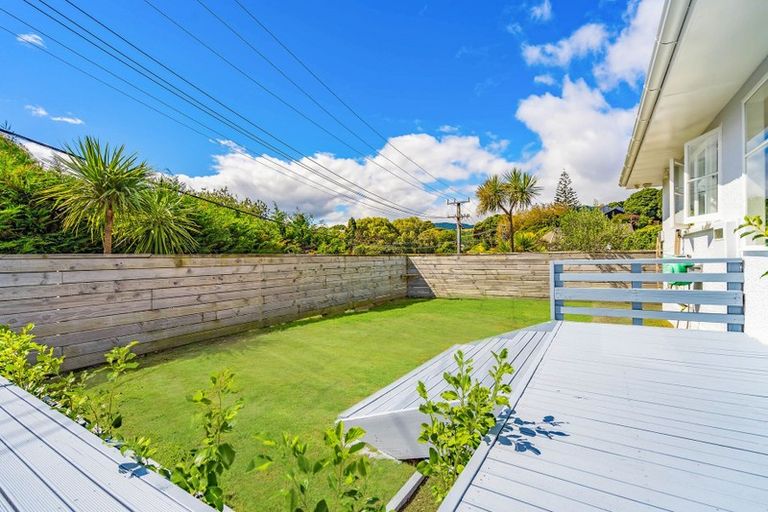 Photo of property in 12b Tiromoana Road, Raumati South, Paraparaumu, 5032