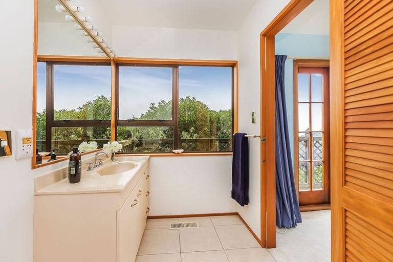 Photo of property in 65 Rama Crescent, Khandallah, Wellington, 6035