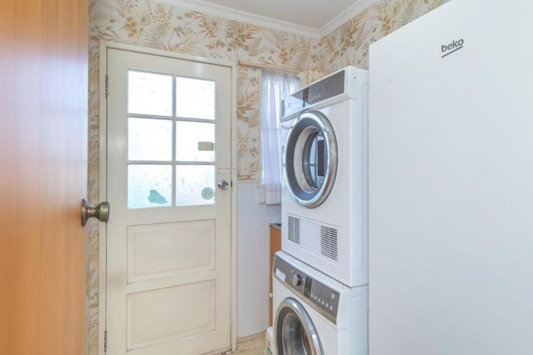 Photo of property in 102 Winchester Street, Levin, 5510