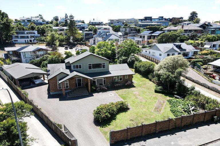 Photo of property in 19 Lake Domain Drive, Frankton, Hamilton, 3204