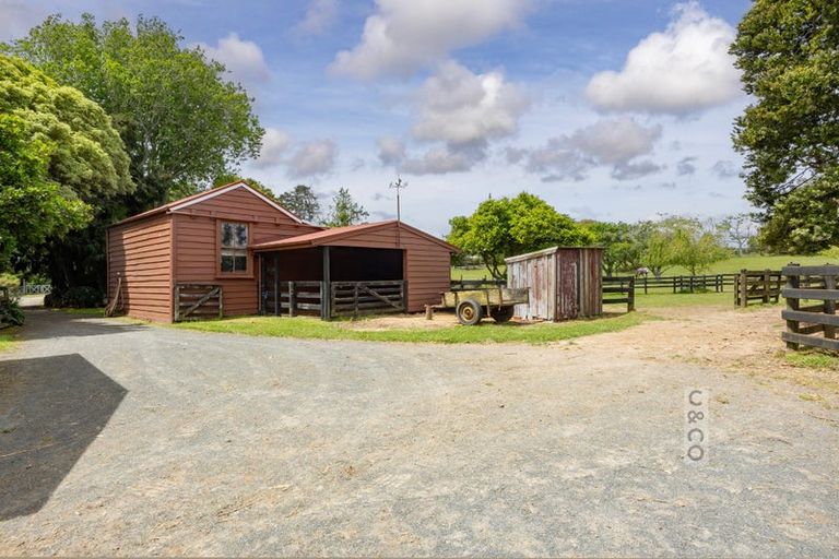 Photo of property in 218 Pomona Road, Kumeu, 0891