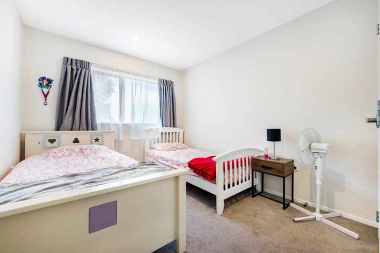 Photo of property in 47d Bruce Mclaren Road, Henderson, Auckland, 0612