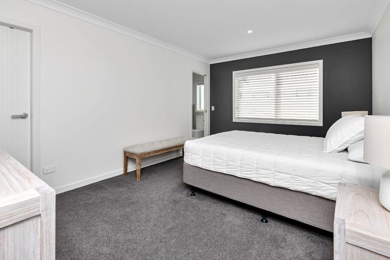 Photo of property in 41 Kaurinui Crescent, One Tree Point, 0118