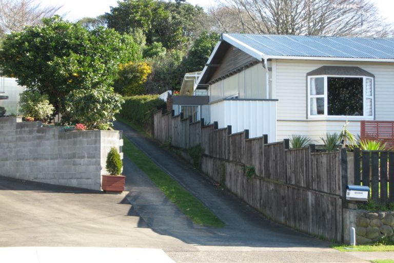 Photo of property in 2/22 Dartmoor Avenue, Westown, New Plymouth, 4310