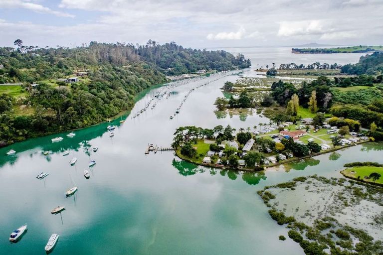 Photo of property in 2 Duck Creek Road, Stillwater, Silverdale, 0993