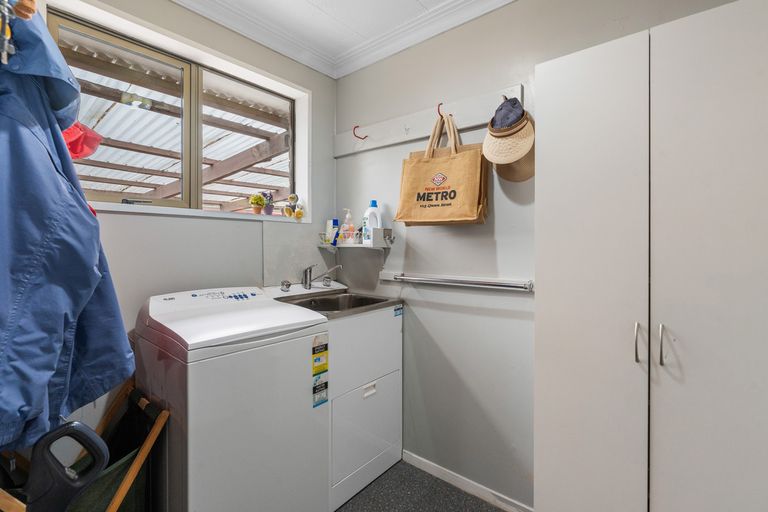 Photo of property in 1 Windsor Place, Mosgiel, 9024