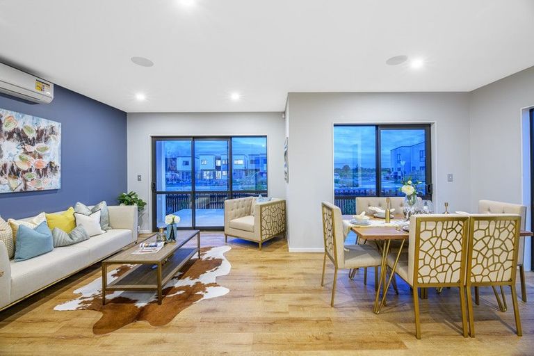 Photo of property in 32 Hea Road, Hobsonville, Auckland, 0616