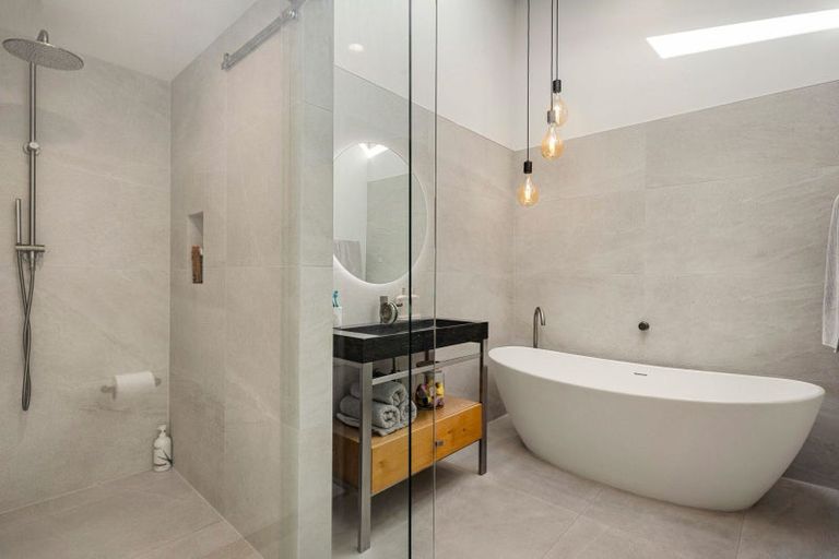 Photo of property in 14 Fairfield Road, Fairfield, Hamilton, 3214