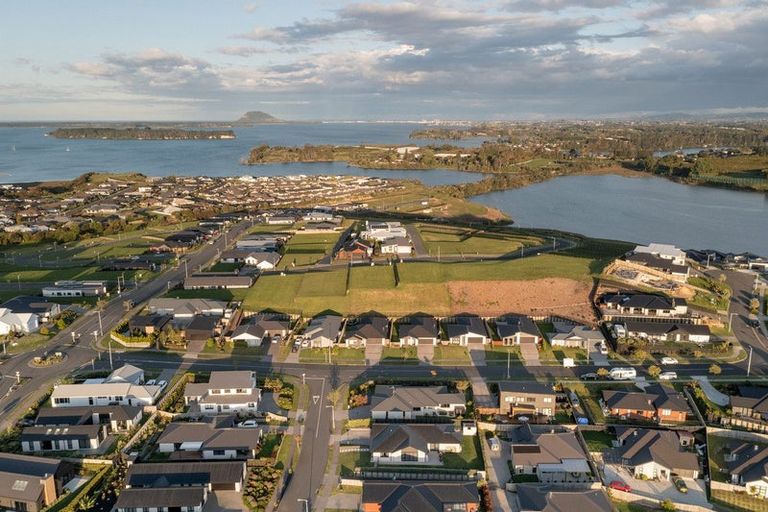 Photo of property in 1 Anglers Way, Omokoroa, 3114