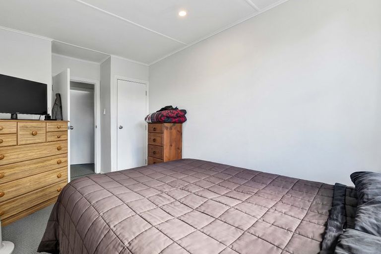 Photo of property in 6 Malone Place, Hawera, 4610