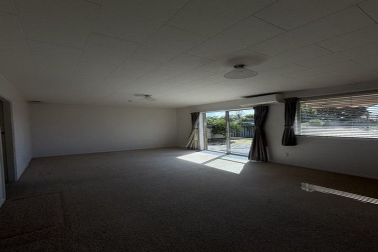Photo of property in 3 Victor Grove, Waikanae Beach, Waikanae, 5036