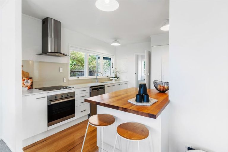 Photo of property in 26a Exmouth Road, Northcote, Auckland, 0627