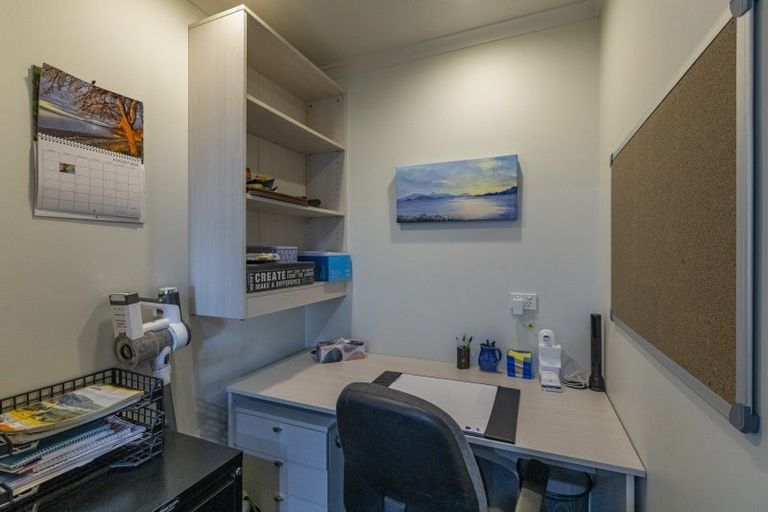 Photo of property in 14 Brooker Place, Waipukurau, 4200