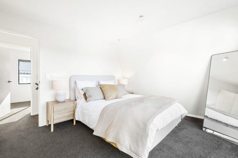 Photo of property in 2/42 Island Road, Beach Haven, Auckland, 0626