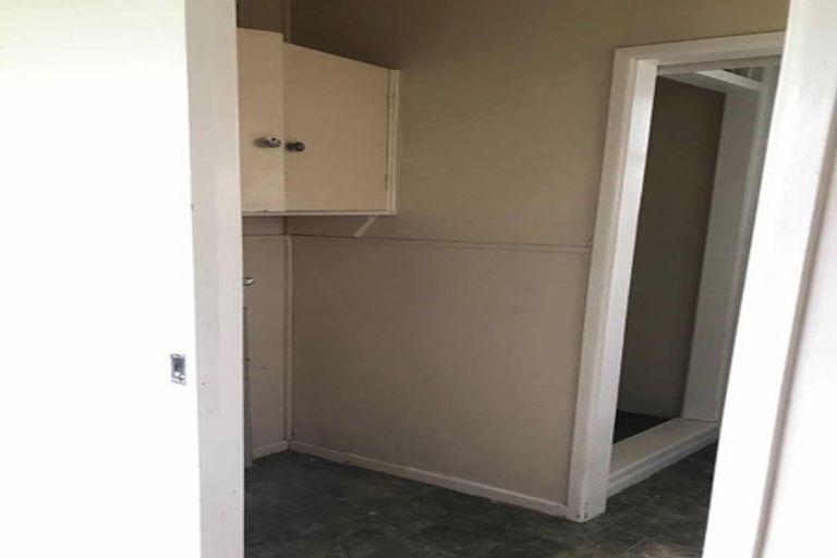 Photo of property in 58 Glendale Road, Glen Eden, Auckland, 0602