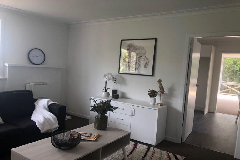 Photo of property in 16 Parrs Cross Road, Henderson, Auckland, 0612