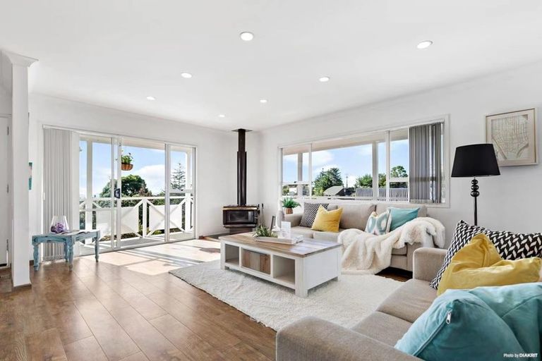 Photo of property in 161 Oaktree Avenue, Browns Bay, Auckland, 0630