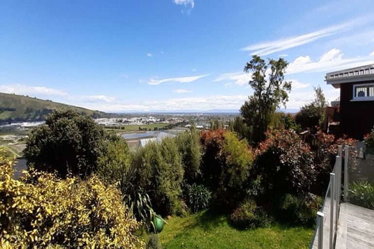 Photo of property in 88 Cannon Hill Crescent, Mount Pleasant, Christchurch, 8081