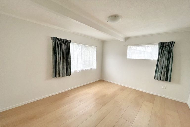 Photo of property in 79 Sturges Road, Henderson, Auckland, 0612