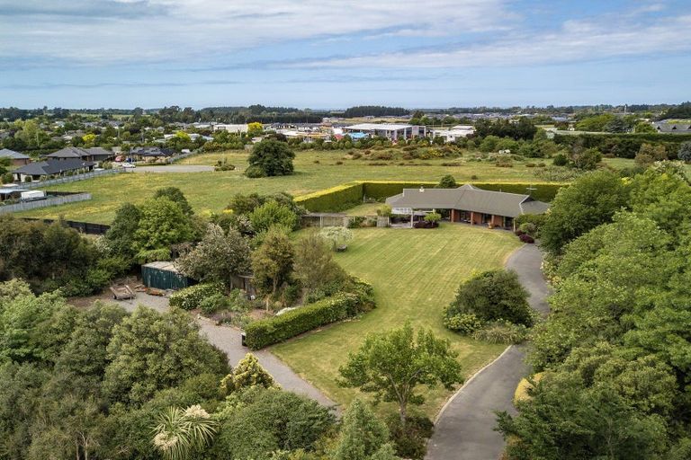 Photo of property in 18 Cedar Place, Amberley, 7410